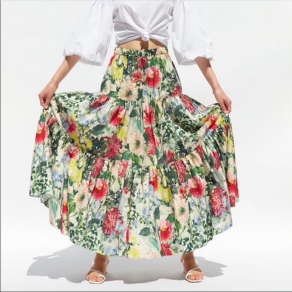 🧺 Zara INFLUENCER FAVORITE Floral print ruffled skirt - Picture 4 of 4